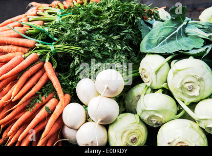 Gemüse auf einem Bauernmarkt in Deutschland Gemüse Auf Einem Bauernmarkt in Deutschland Stockfoto