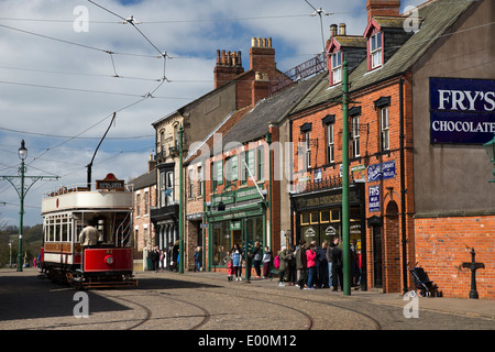 Straßenbahn in Victorian Village im Beamish Museum, Durham, England Stockfoto