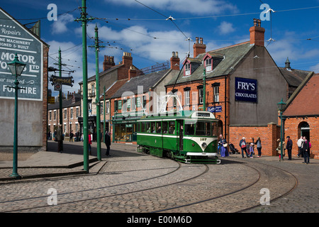 Straßenbahn in Victorian Village im Beamish Museum, Durham, England Stockfoto