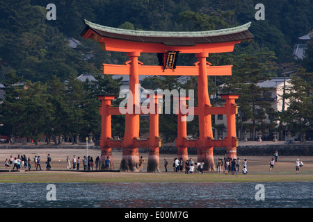 Itsukushima ist eine Insel im westlichen Teil der Inland Sea of Japan Stockfoto
