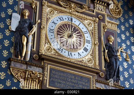 Die prächtigen, historischen, 14. Jahrhundert "L'Horloge" auf der Ile de la Cité, war die erste öffentliche Uhr in Paris. Vor kurzem in 2012 restauriert. Frankreich. Stockfoto