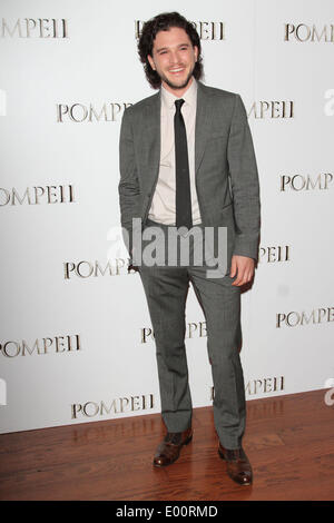 London, UK. 28. April 2014. Kit Harrington besucht eine VIP screening von "Pompeji" Vue West End, Leicester Square, London am 28. April 2014 Credit: KEITH MAYHEW/Alamy Live News Stockfoto