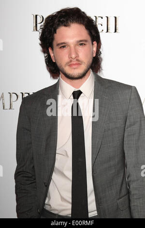 London, UK. 28. April 2014. Kit Harrington besucht eine VIP screening von "Pompeji" Vue West End, Leicester Square, London am 28. April 2014 Credit: KEITH MAYHEW/Alamy Live News Stockfoto