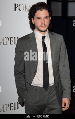 London, UK. 28. April 2014. Kit Harrington besucht eine VIP screening von "Pompeji" Vue West End, Leicester Square, London am 28. April 2014 Credit: KEITH MAYHEW/Alamy Live News Stockfoto