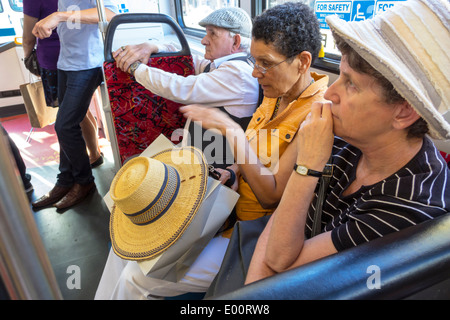 Sydney Australien, New South Wales, Paddington, Oxford Street, Sydney Busse, Bus, Reisebus, an Bord, Passagiere Fahrgäste Reiter, Erwachsene Erwachsene Frauen fe Stockfoto