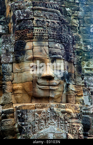 Stein-Wandmalereien und Skulpturen in Angkor Wat. Kambodscha Stockfoto