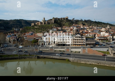 Narikala Festung mit Blick auf die Hauptstadt der Republik Georgien Tbilisi Stockfoto