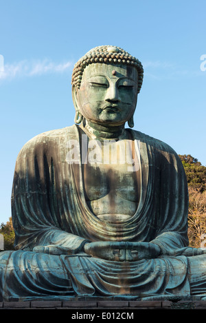 Der große Buddha von Kamakura im Kōtoku-in-Tempel in Kamakura, Präfektur Kanagawa, Japan. Stockfoto