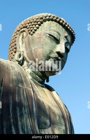 Der große Buddha von Kamakura im Kōtoku-in-Tempel in Kamakura, Präfektur Kanagawa, Japan. Stockfoto