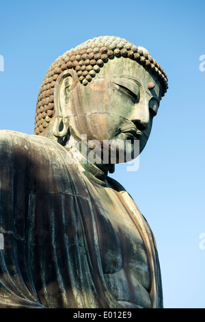 Der große Buddha von Kamakura im Kōtoku-in-Tempel in Kamakura, Präfektur Kanagawa, Japan. Stockfoto