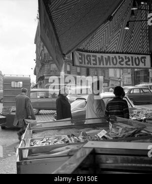 Fisch Lagern an der Rue Mouffetard in Paris, 1967 Stockfoto