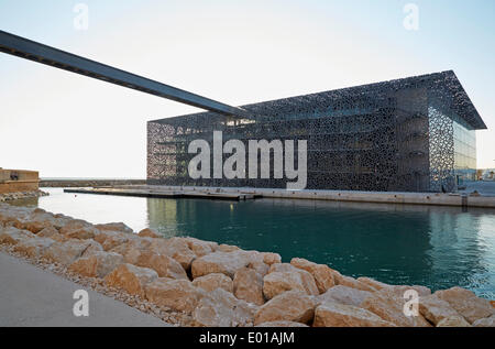 MuCEM (Museum der europäischen Zivilisation und das Mittelmeer), Marseille, Frankreich. Architekt: Rudy Ricciotti, 2013.