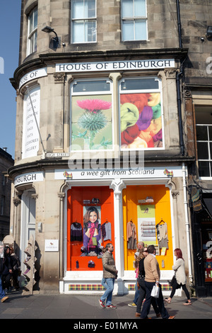 Exterieur des House of Edinburgh-Geschenk-Shop auf der Royal Mile Edinburgh. Stockfoto