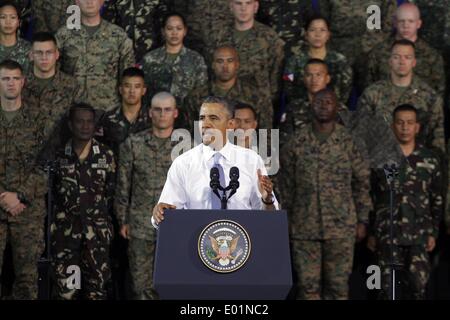 Manila, Philippinen. 29. April 2014. US-Präsident Barack Obama spricht mit philippinischen und amerikanischen Truppen in Fort Bonifacio in Manila. Obama sagte ein neuer militärischen Pakt unterzeichnet mit den Philippinen am Montag gewähren einer größeren Präsenz für uns Kräfte würde die Sicherheit des Landes zu stärken, wie er "Eiserne" militärischen Unterstützung für die Philippinen Kredit zugesagt: PACIFIC PRESS/Alamy Live News Stockfoto