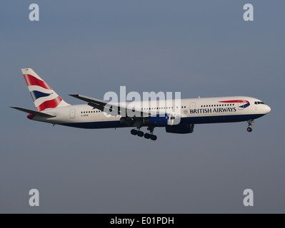 British Airways G-BZHB (Boeing 767 - MSN 29231 Landung auf dem Flughafen Schiphol (AMS - EHAM), den Niederlanden, pic2 Stockfoto