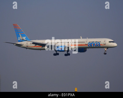 4 X-BAW Arkia - Israeli Airlines Boeing 757-3E7(WL) Landung auf dem Flughafen Schiphol (AMS - EHAM), den Niederlanden, pic2 Stockfoto