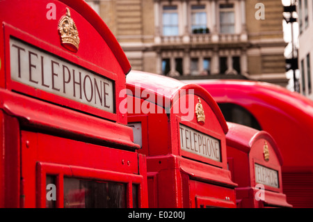 typische rote Strandpromenade Stände in london Stockfoto