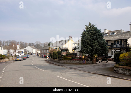 Pooley Bridge Inn auf Straße durch alte Lakeland Dorf in Lake District National Park Pooley Bridge Cumbria England UK Großbritannien Stockfoto