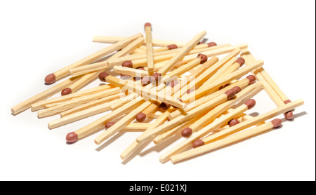 Haufen von langen Partien mit einem weißen Hintergrund. Stockfoto