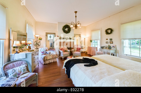 Schlafzimmer in Seminole Lodge, Thomas Edisons Winterdomizil, Edison und Ford Winter Estates in Fort Myers, Florida, USA Stockfoto