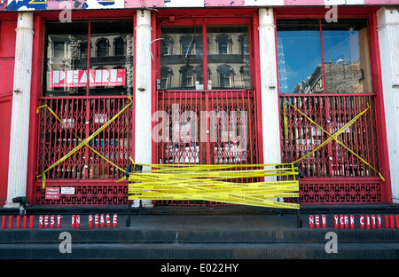 Außenansichten des Peal Paint Art speichern auf Canal Street, Manhattan geschlossen hat. Stockfoto