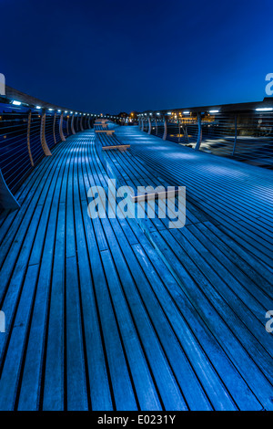 Die Millennium Bridge in Castleford im frühen Abendlicht Stockfoto