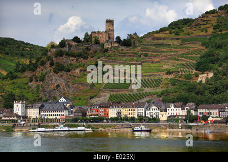Burg Gutenfels, aka caub Schloss, sitzt auf der Stadt Kaub, Deutschland Stockfoto