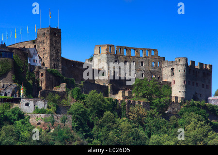 Foto der Burg Rheinfels oberhalb der Stadt Goar mit Blick auf den Rhein, Deutschland Stockfoto