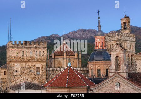Königliche Kloster von Santa Maria de Guadalupe, Guadalupe, Cáceres, Extremadura, Spanien, Europa Stockfoto