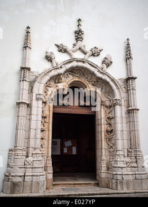 Haupteingang der Kirche von Santa Maria de Marvila, Santarem Stockfoto