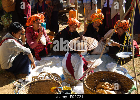 Morgenmarkt in Thaung Tho, Inle-See Stockfoto