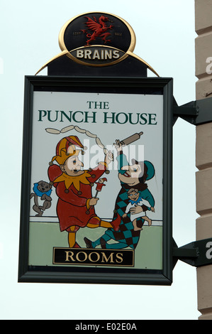 Der Punch Pub Hauszeichen, Monmouth, Monmouthshire, Wales, UK Stockfoto