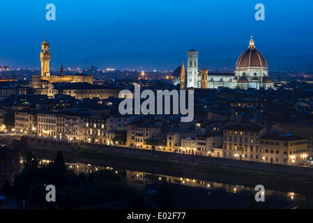 Stadtbild mit Dom, Palazzo Vecchio, Abendstimmung, Florenz, Toskana, Italien Stockfoto