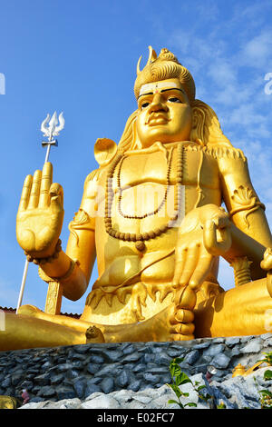 Goldene Statue Shiva in hinduistischen Shiva Tempel Koneswaram, Trincomalee, Eastern Province, Sri Lanka Stockfoto