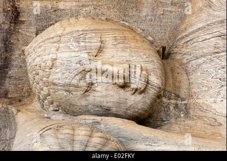 Kopf und Gesicht der liegende Buddha-Statue, Saja Mudra, rock Relief, Gal Vihara Tempel, Polonnaruwa, North Central Province Stockfoto