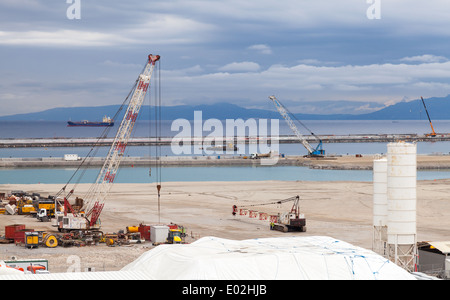 Tanger, Marokko - 28. März 2014: Neue Terminals Bereich im Bau im Hafen Tanger Med 2 Stockfoto