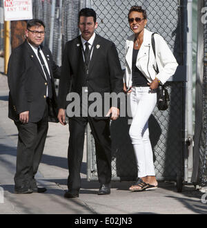 Hollywood, Kalifornien, USA. 29. April 2014. Robin Roberts kommt für ihren Auftritt bei Jimmy Kimmel Live im El Capitan Theatre in Hollywood auf Dienstag, 29. April 2014. Bildnachweis: David Bro/ZUMAPRESS.com/Alamy Live-Nachrichten Stockfoto