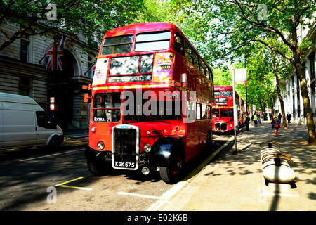 London, UK. 30. April 2014. Dieser Bus der 1940er Jahre wurde wieder in Betrieb heute, während der Londoner U-Bahn Streik zu helfen. Bildnachweis: Rachel Megawhat/Alamy Live-Nachrichten Stockfoto