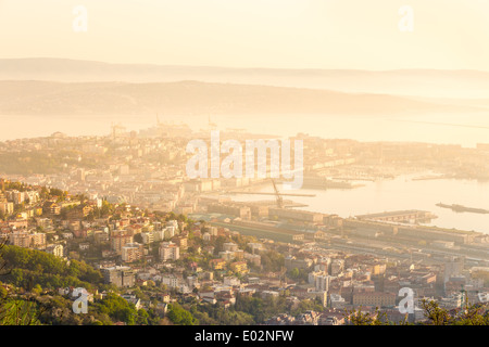 Luftaufnahme von Triest, Italien. Stockfoto