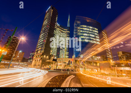 UniCredit Tower bei Nacht, Porta Nuova Business District, Mailand, Lombardei, Italien Stockfoto