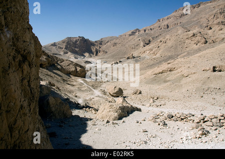 Tal der Königinnen, Luxor Westbank: Blick aus dem Rock-Tempel des Gottes Ptah Stockfoto