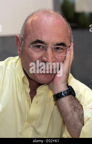 Toronto, Kanada. 09. Sep, 2005. (Dpa) - britischer Schauspieler Bob Hoskins besucht die Premiere seines neuen Films "Mrs Henderson Presents" 30. International Film Festival in Toronto, Kanada, 9. September 2005. Hubert Boesl Foto © Dpa/Alamy Live-Nachrichten Stockfoto