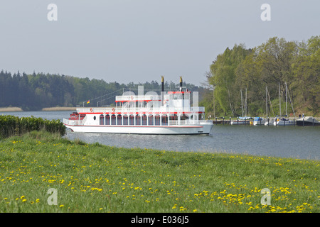 die neue Raddampfer ´Schlei Princess´ in der Nähe von Missunde, Ostsee Fjord Schlei, Schleswig-Holstein, Deutschland Stockfoto