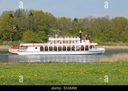 die neue Raddampfer ´Schlei Princess´ in der Nähe von Missunde, Ostsee Fjord Schlei, Schleswig-Holstein, Deutschland Stockfoto