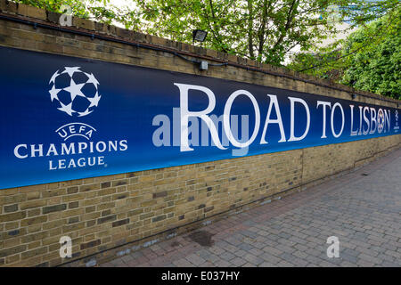 London, UK. 30. April 2014. Straße nach Lissabon Banner vor dem Champions-League-Halbfinale Finale Match zwischen Chelsea und Atletico Madrid an der Stamford Bridge zu sehen. © Aktion Plus Sport/Alamy Live-Nachrichten Stockfoto