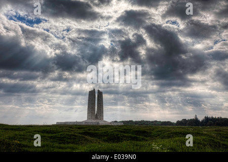 Das Denkmal in Vimy Ridge mit dramatischen Licht Stockfoto