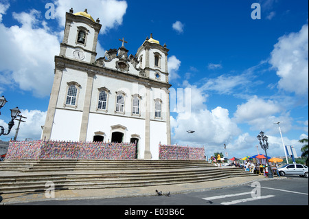 Street View von der berühmten Igreja Nosso Senhor Bonfim da Bahia Kirche in Salvador Bahia Brasilien Stockfoto