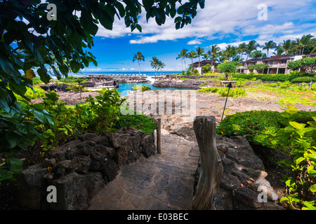 Pfad zur Badelagune an vier Seasons Hualalai, Kohala Coast, Hawaii USA Stockfoto