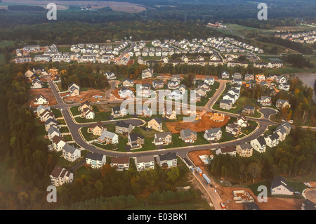 ASHBURN, VIRGINIA, USA - Luftaufnahmen von neuen Häusern in einem Vorort Wohntrakt, Loudoun County. Stockfoto