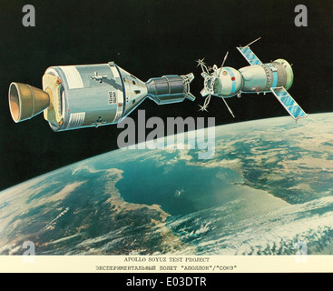 Ein Hochglanzfoto vom Apollo-Sojus Test Project der NASA, das vom 15. Bis 24. Juli 1975 stattfand. Diese historische Mission war die erste internationale Zusammenarbeit zwischen den Vereinigten Staaten und der Sowjetunion. Stockfoto